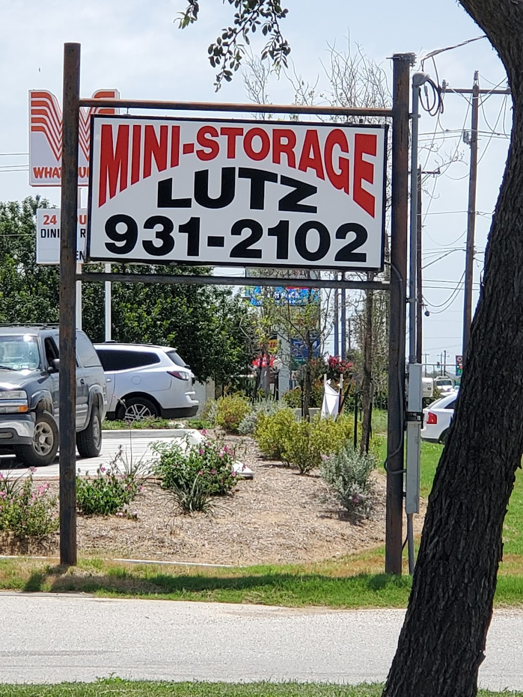 Lutz Mini Storage Inc | 718 Old US Hwy 90 E, Castroville, TX 78009, USA | Phone: (830) 931-2102