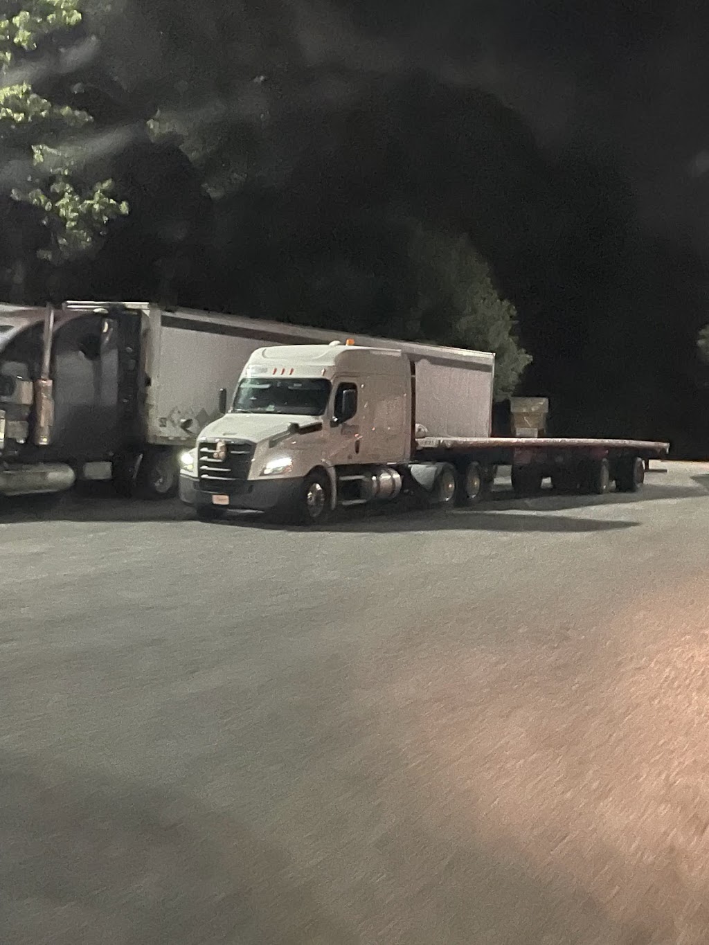 Southern Tire Mart at Pilot Flying J | 326 Slapes Corner, Carneys Point Township, NJ 08069, USA | Phone: (856) 299-6904