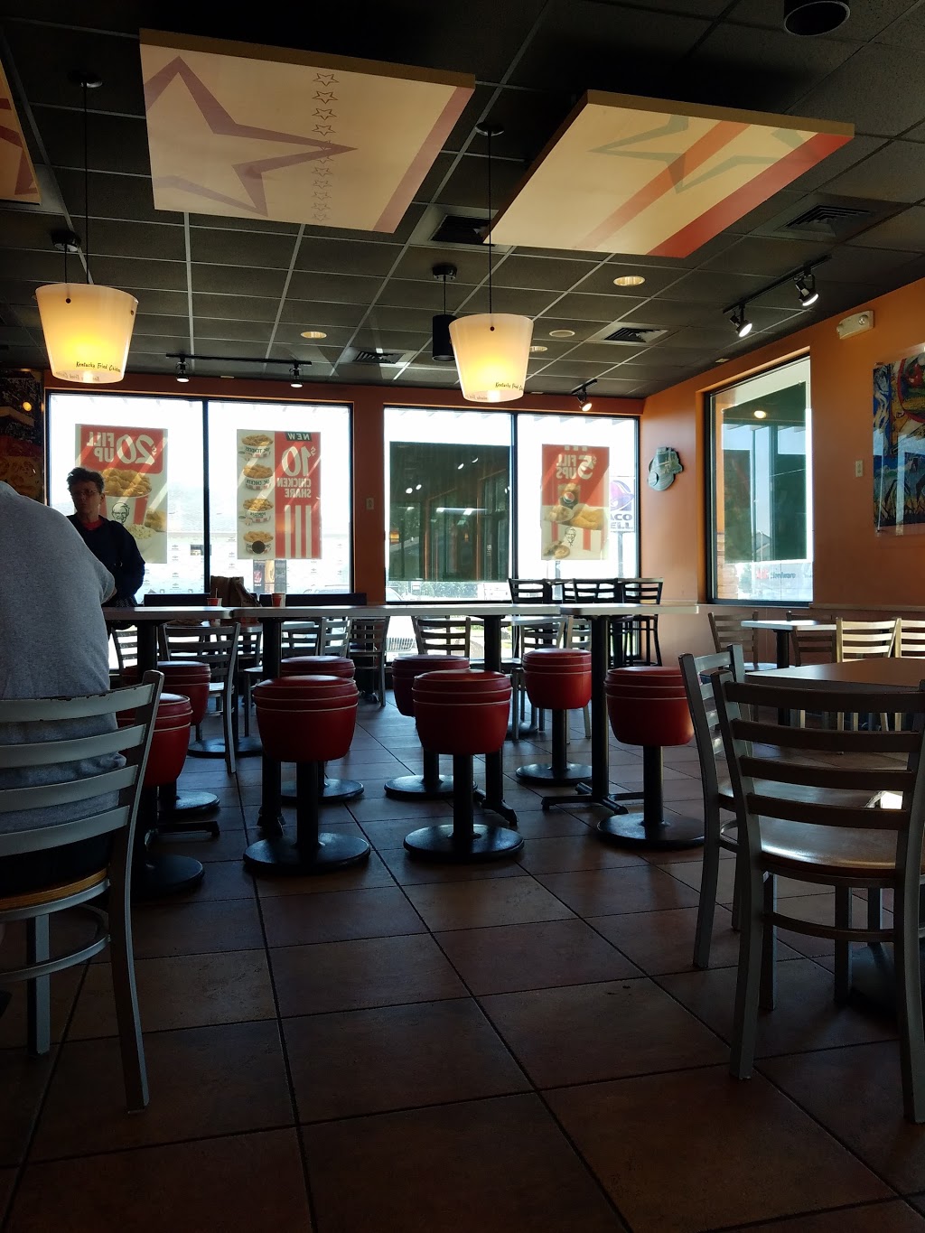 KFC | 1324 Nygaard St, Stoughton, WI 53589, USA | Phone: (608) 205-1000