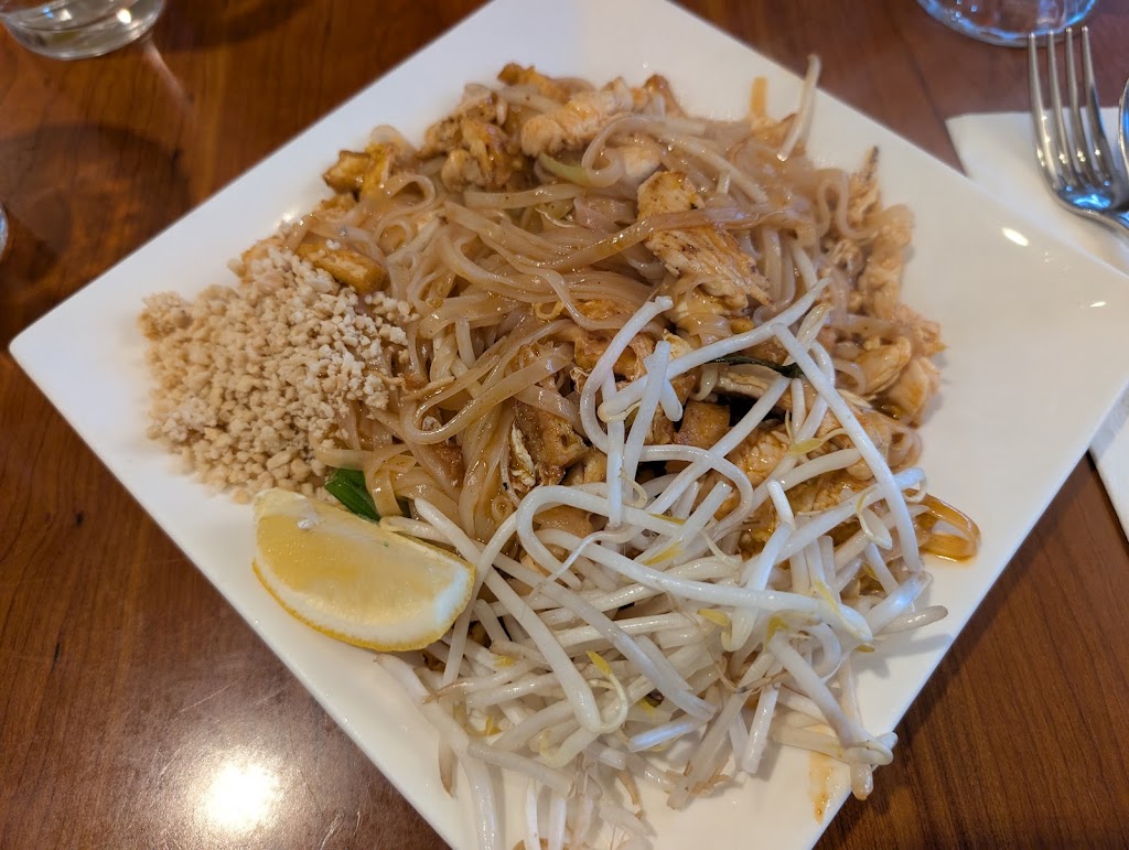 Spice Me Thai Cuisine | 500 Purissima St, Half Moon Bay, CA 94019, USA | Phone: (650) 560-0076