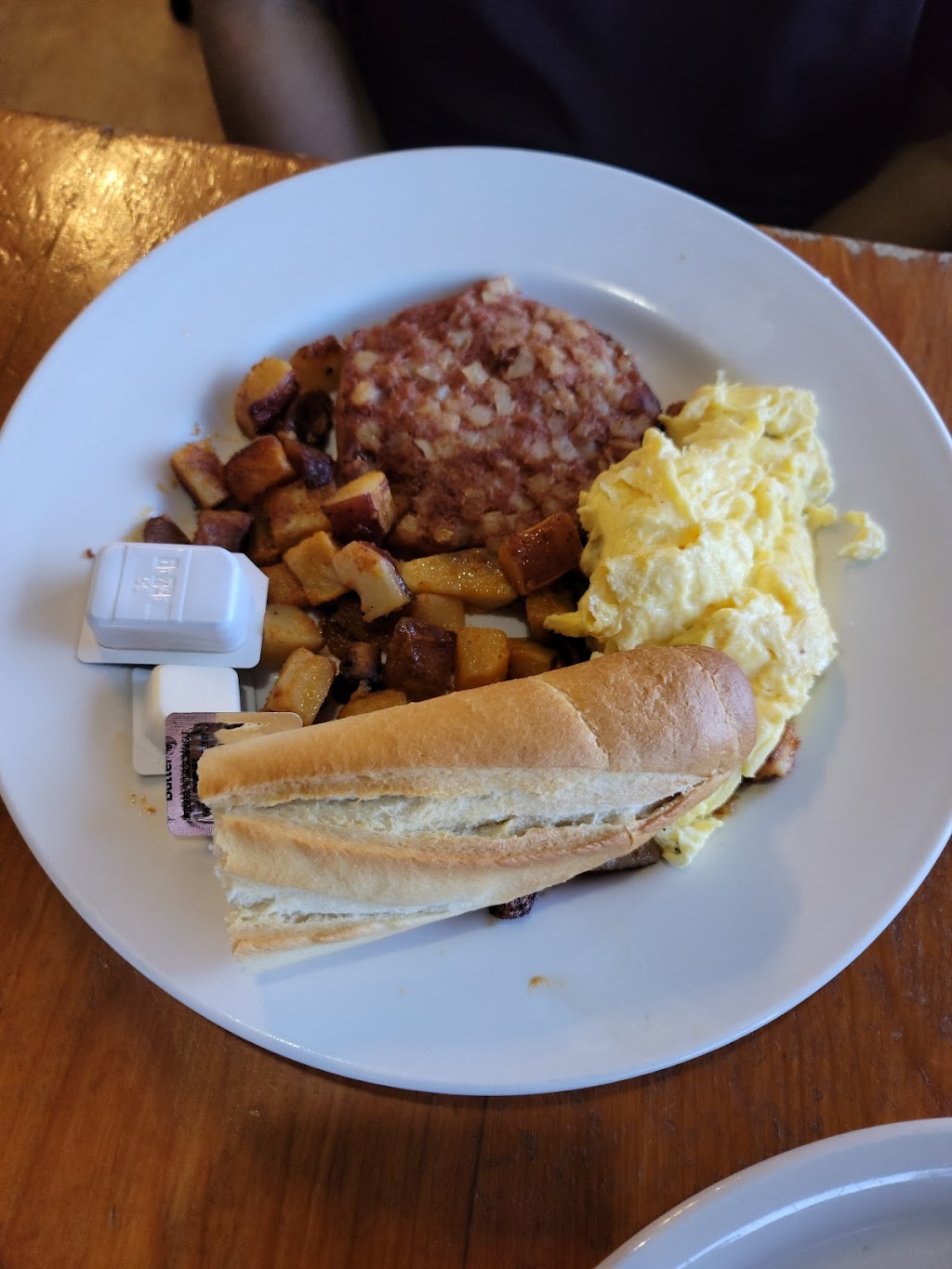 Giorgios Bakery & Bistro | 800 N Ocean Dr, Hollywood, FL 33019, USA | Phone: (954) 929-5550