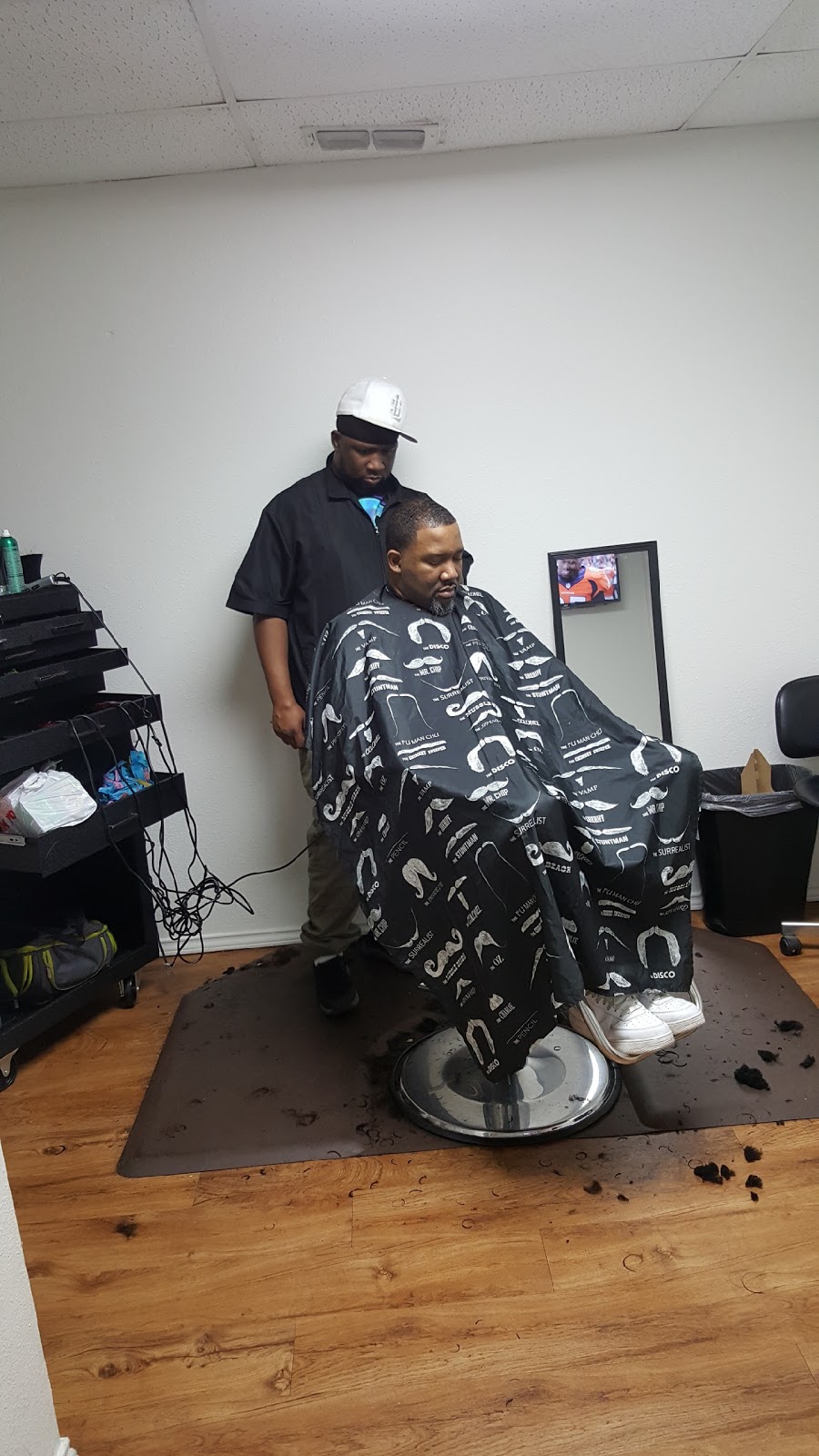 Js Barber & Beauty Salon | 1515 S McDonald St Suite 110, McKinney, TX 75069, USA | Phone: (469) 288-8898