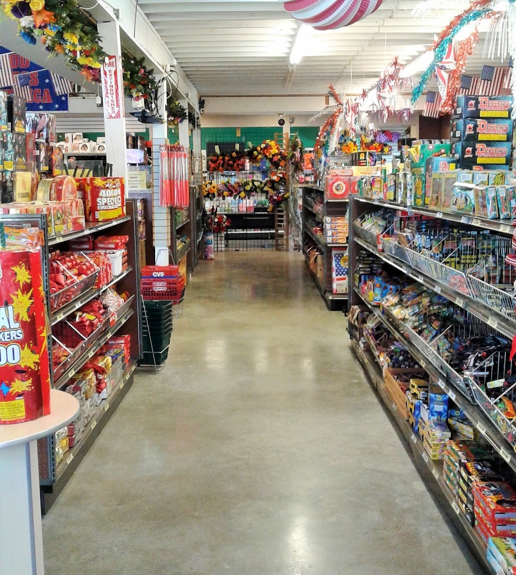 Surefire Fireworks, INC. Wholesale & Retail | 1946 Murfreesboro Rd, Lebanon, TN 37090, USA | Phone: (615) 449-0558