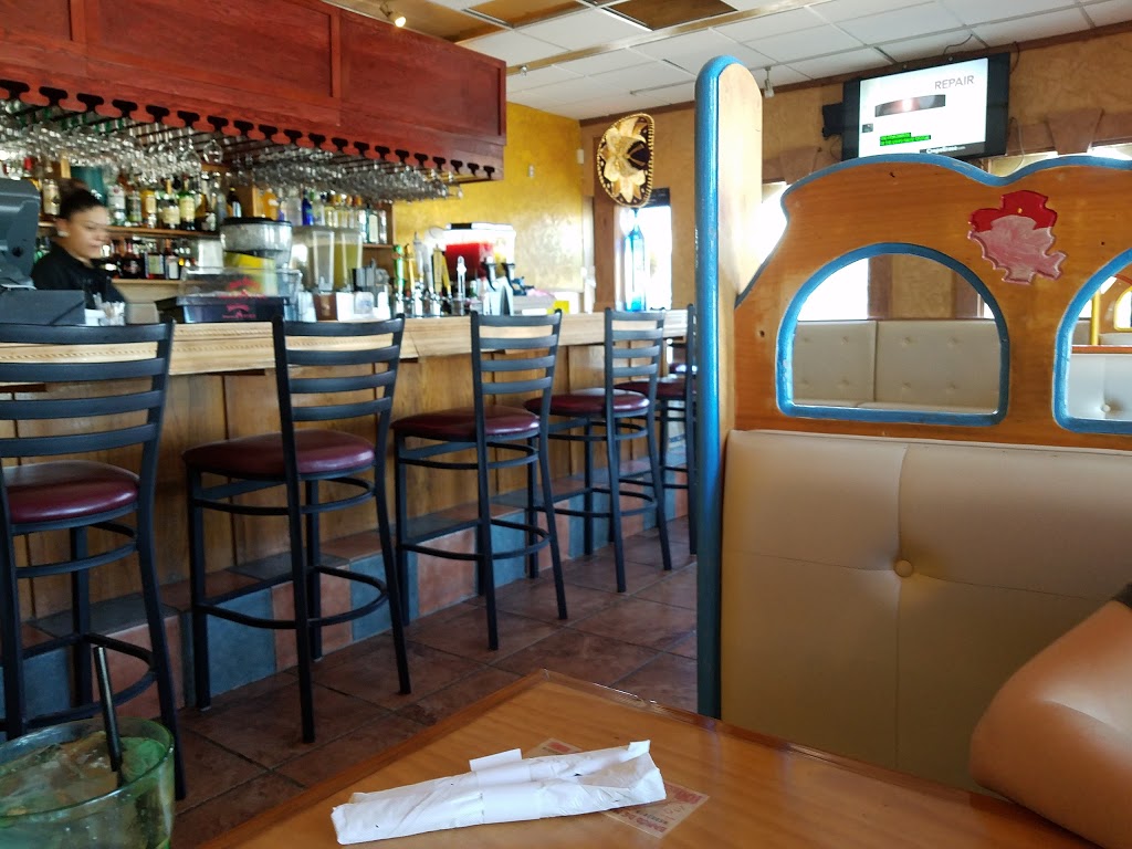 El Loro Mexican Restaurant | 4749 East Highway 13, Savage, MN 55378, USA | Phone: (952) 736-8307