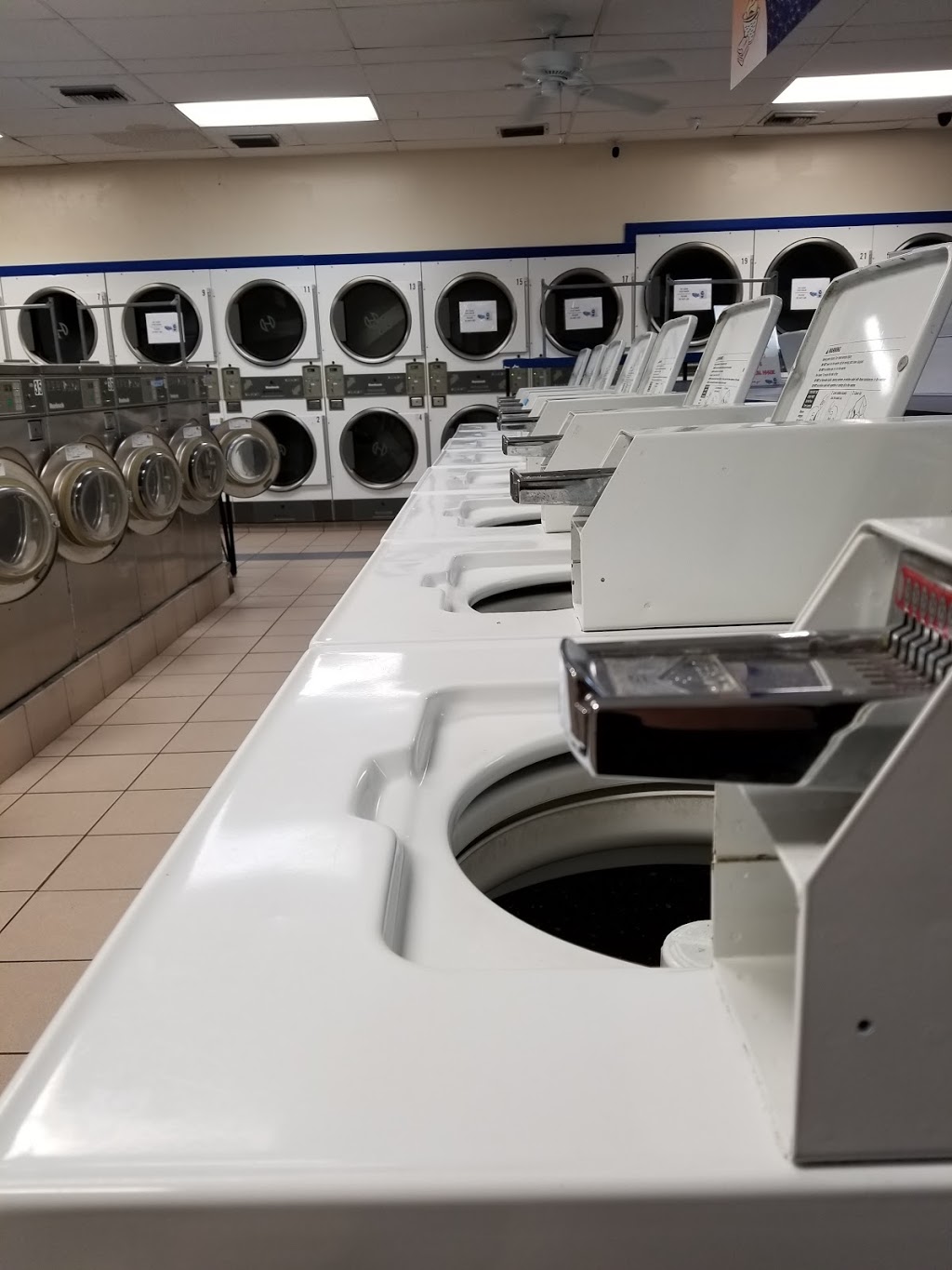 Be Clean Laundromat, LLC | 2360 W 68th St #102, Hialeah, FL 33016, USA | Phone: (305) 826-4737