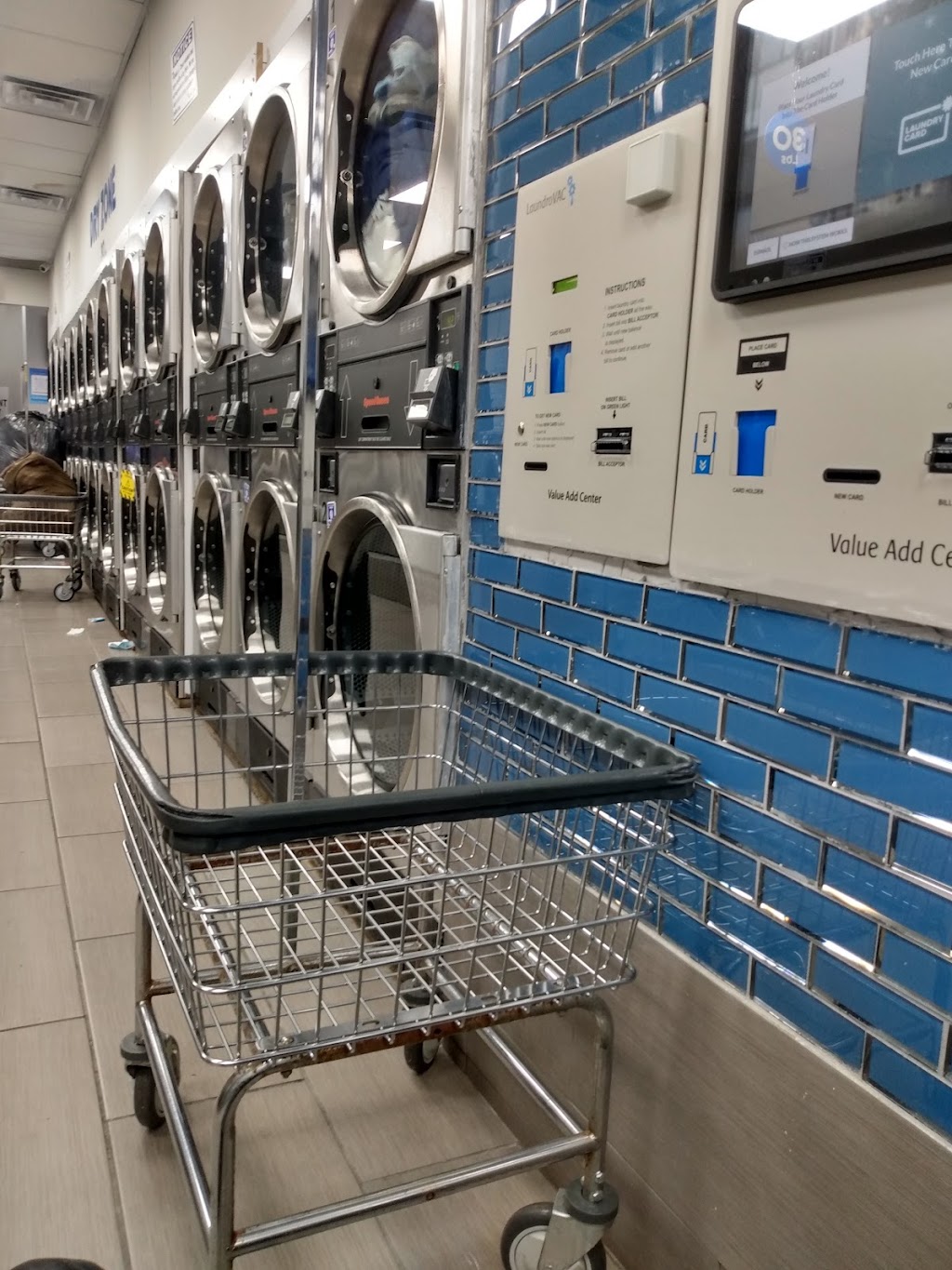 American Laundromat | 123 Danforth Ave, Jersey City, NJ 07305, USA | Phone: (201) 434-9274