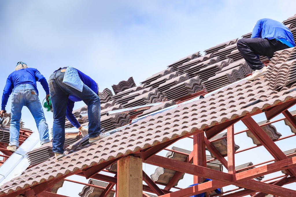 Saginaws Best Roofing & Repairs LLC | 734 S Saginaw Blvd, Saginaw, TX 76179, USA | Phone: (817) 383-1552