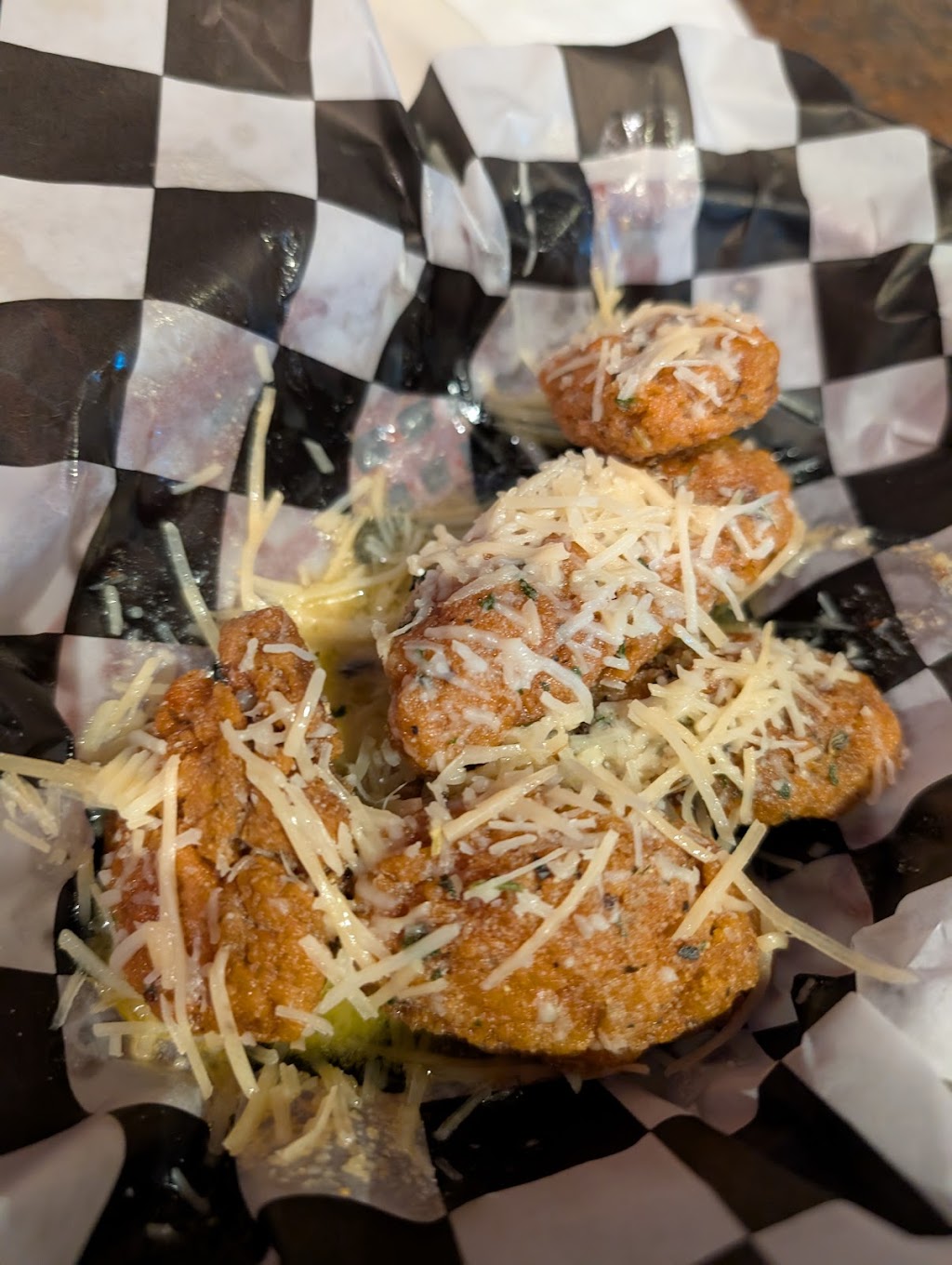 Puckers Sports Pub & Grille | 3199 Whitewood St NW, North Canton, OH 44720, USA | Phone: (330) 526-8013