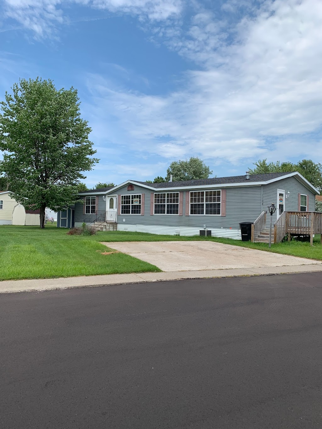 Flamingo Terrace Mobile Home | 17100 MN-65, Ham Lake, MN 55304, USA | Phone: (763) 434-5400