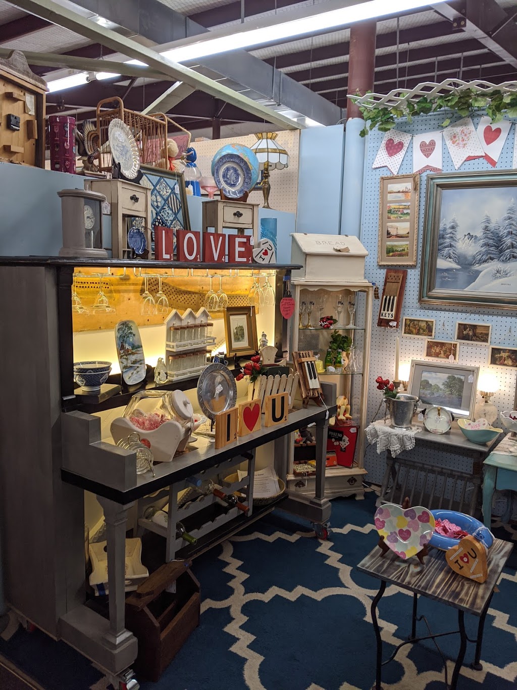 Burleson Antique Mall | 2395 SW Wilshire Blvd # A, Burleson, TX 76028, USA | Phone: (817) 295-7890