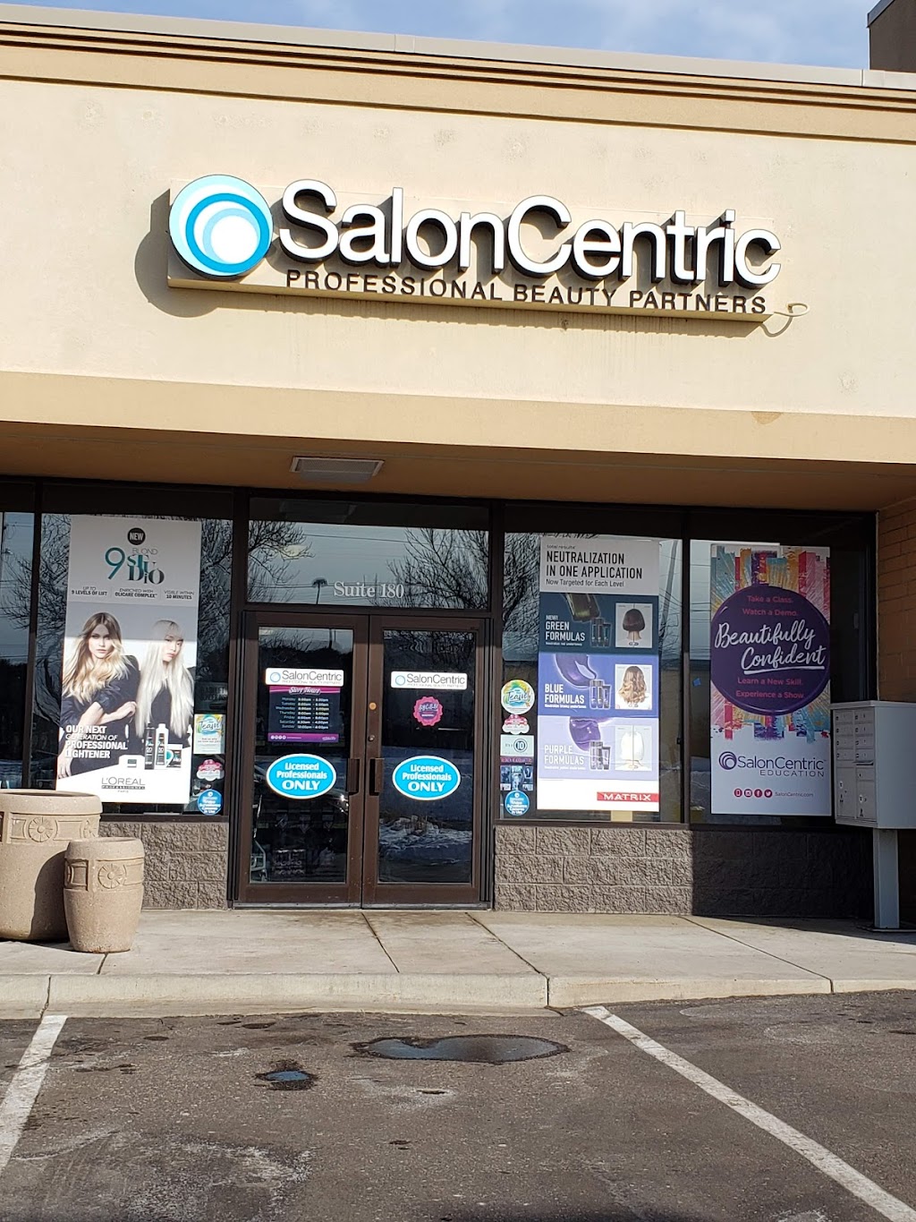 SalonCentric | 1845 County Rd D Suite 180, Maplewood, MN 55109, USA | Phone: (651) 748-8300