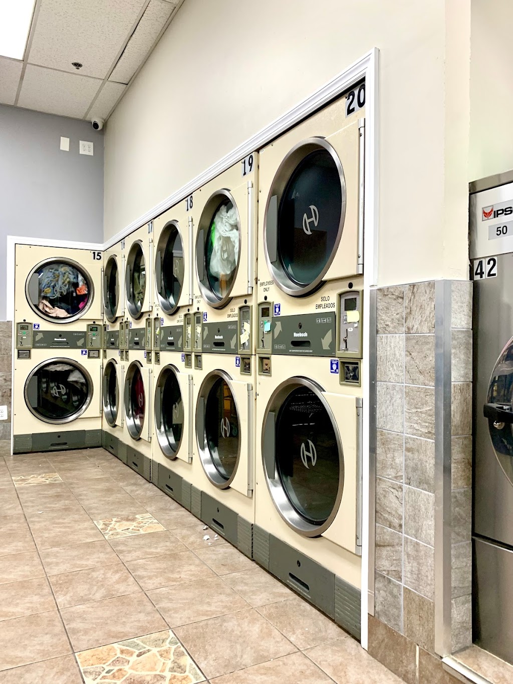 Laundromat Center | 611 W Union Ave, Bound Brook, NJ 08805, USA | Phone: (732) 302-3040