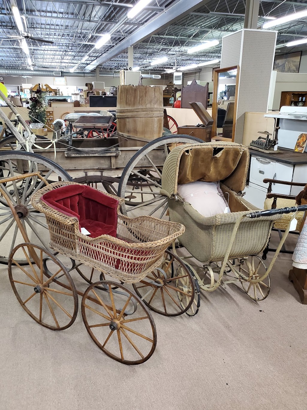 Dan River Antiques | 530 Monroe St, Danville, VA 24541, USA | Phone: (434) 791-4020