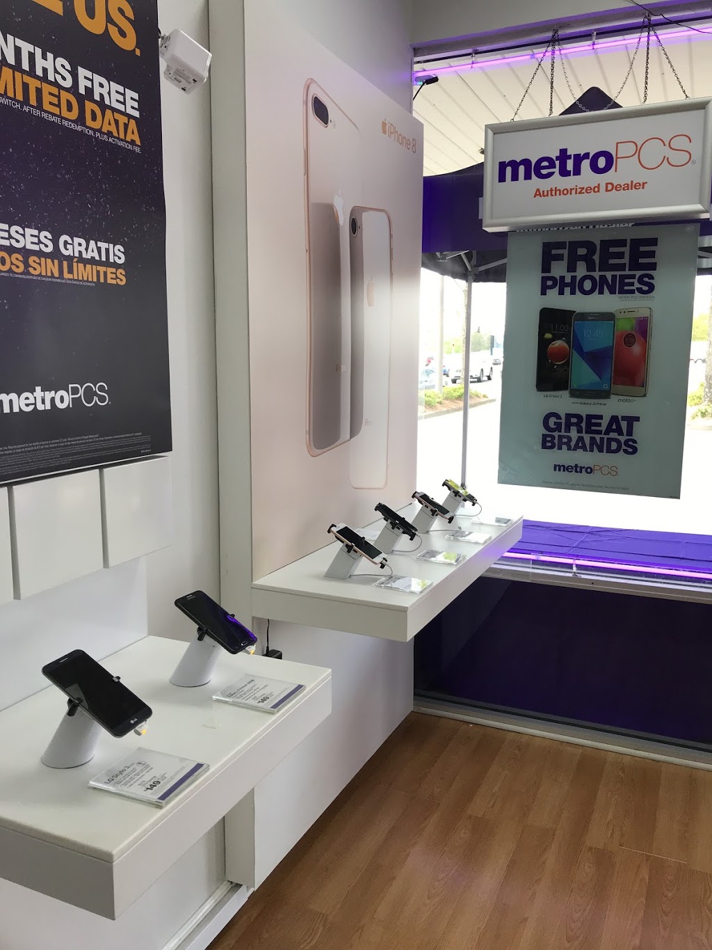 Metro by T-Mobile | 2200 Roswell Rd Ste 130, Marietta, GA 30062, USA | Phone: (770) 971-1372