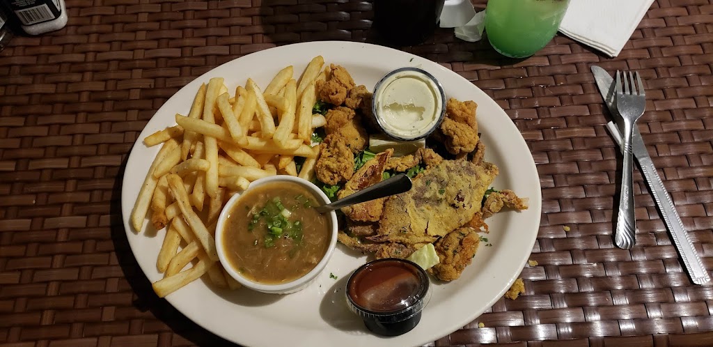 Hurricane Hole Restaurant | 1851 LA-1, Grand Isle, LA 70358, USA | Phone: (985) 787-2220