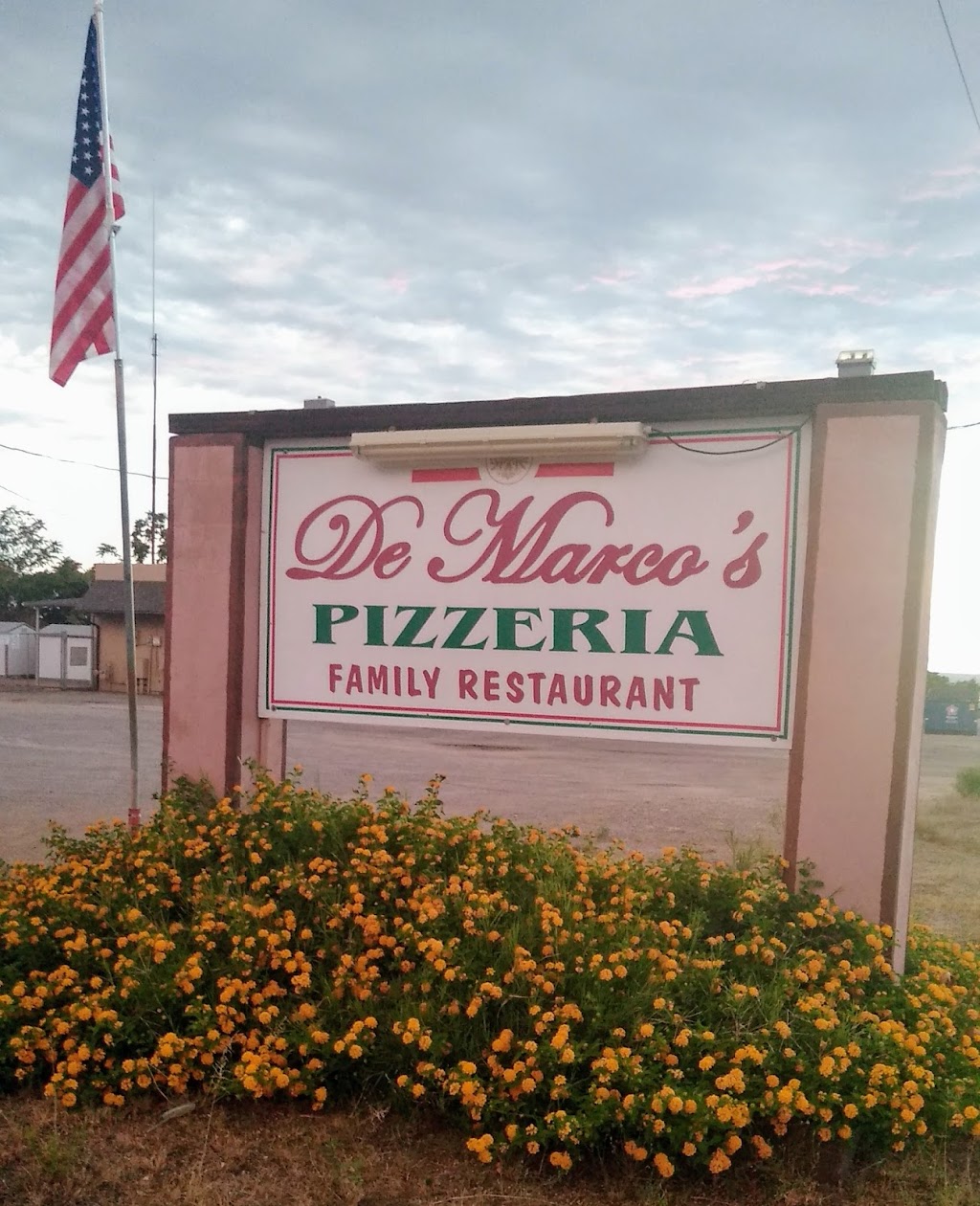 De Marcos Pizzeria & Italian | Photo 4 of 10 | Address: 1885 W American Ave, Oracle, AZ 85623, USA | Phone: (520) 896-9627