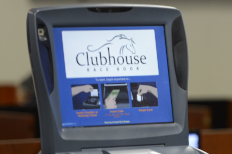 Clubhouse Racebook | 711 Central Ave, Albany, NY 12206, USA | Phone: (518) 446-4010
