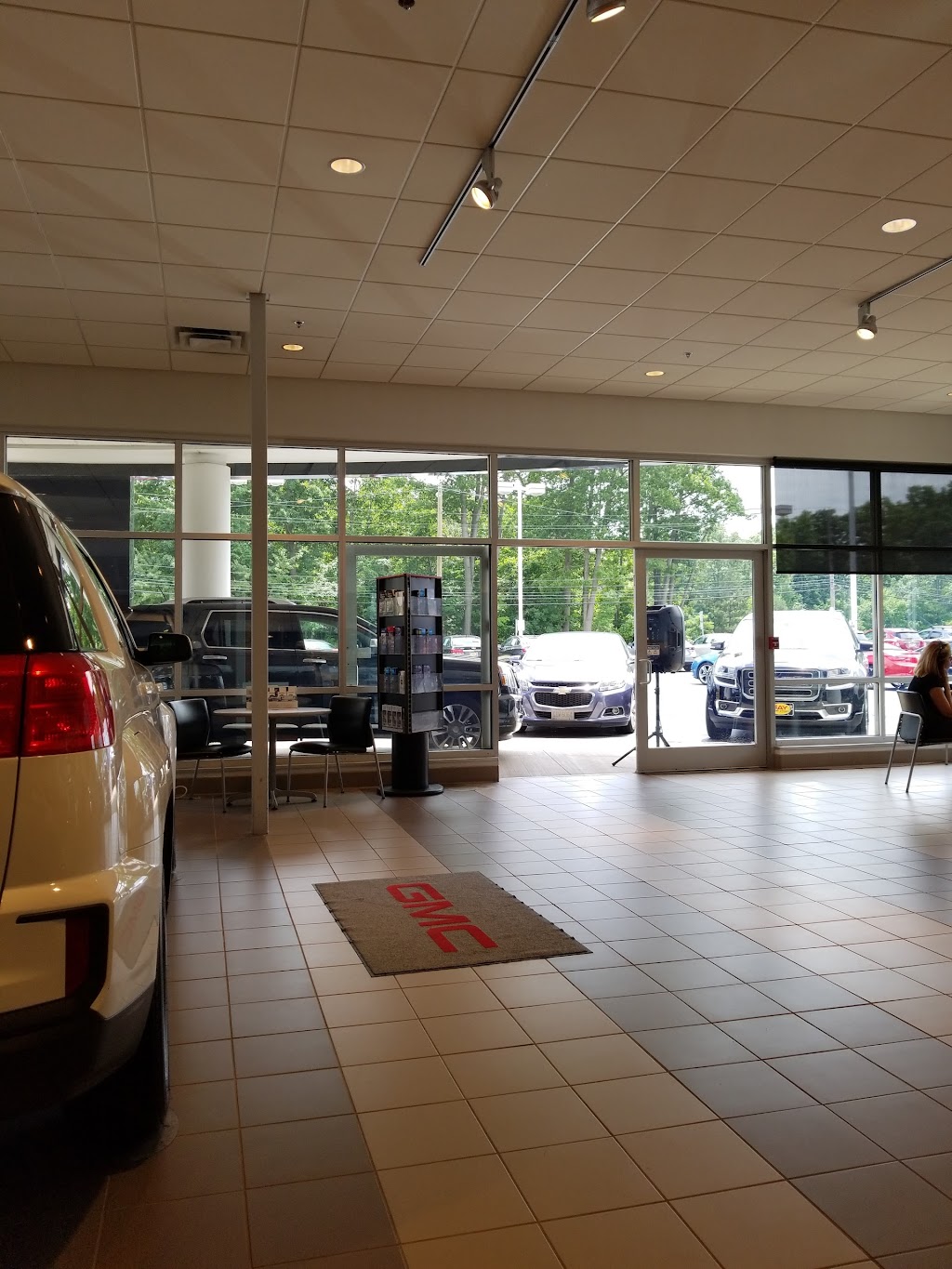 Jay Buick GMC | 18800 Rockside Rd, Bedford, OH 44146, USA | Phone: (440) 252-0504