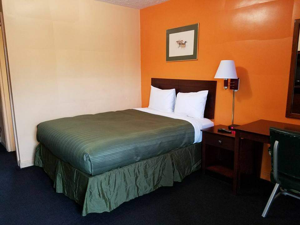 Economy Inn | 814 N College St, Harrodsburg, KY 40330 | Phone: (859) 734-4218