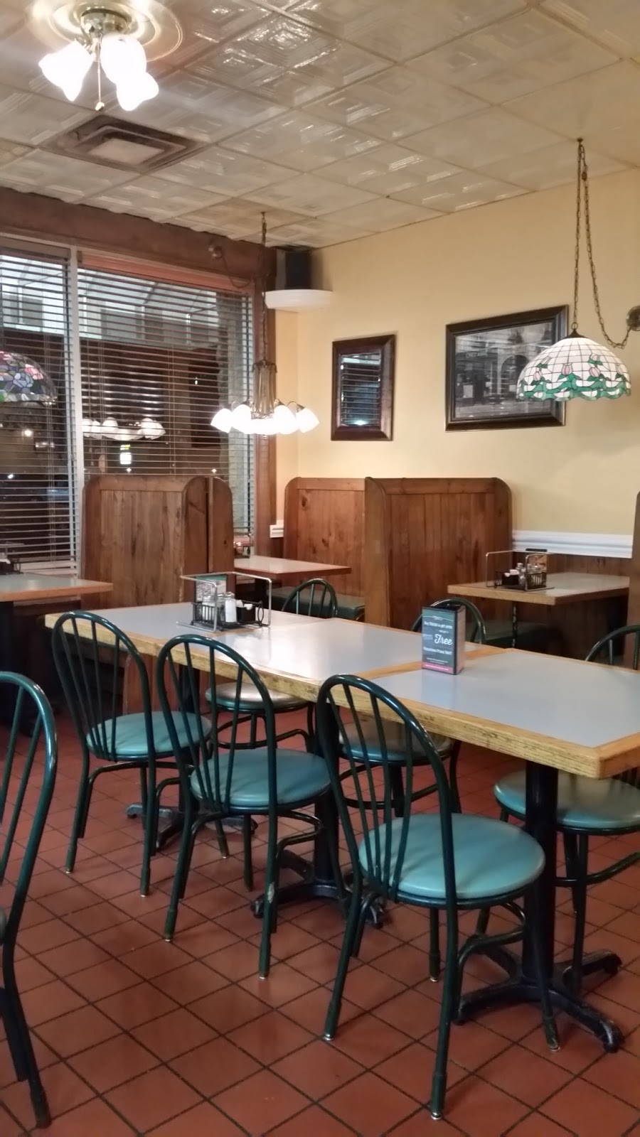 Hometown Pizza - Warsaw | 205 Roberta Dr, Warsaw, KY 41095, USA | Phone: (859) 567-4451