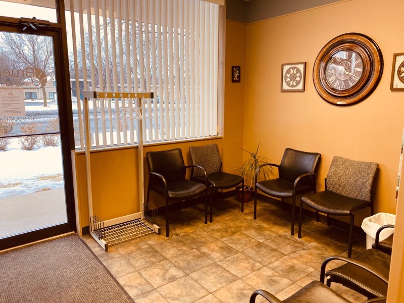 Bruening Chiropractic Clinic | 10102 Maple St, Omaha, NE 68134, USA | Phone: (402) 571-3010