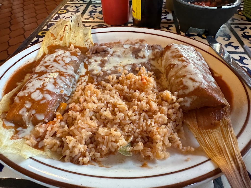 Rosa Lindas Mexican Cuisine | 2905 McCall Ave, Selma, CA 93662, USA | Phone: (559) 896-8917