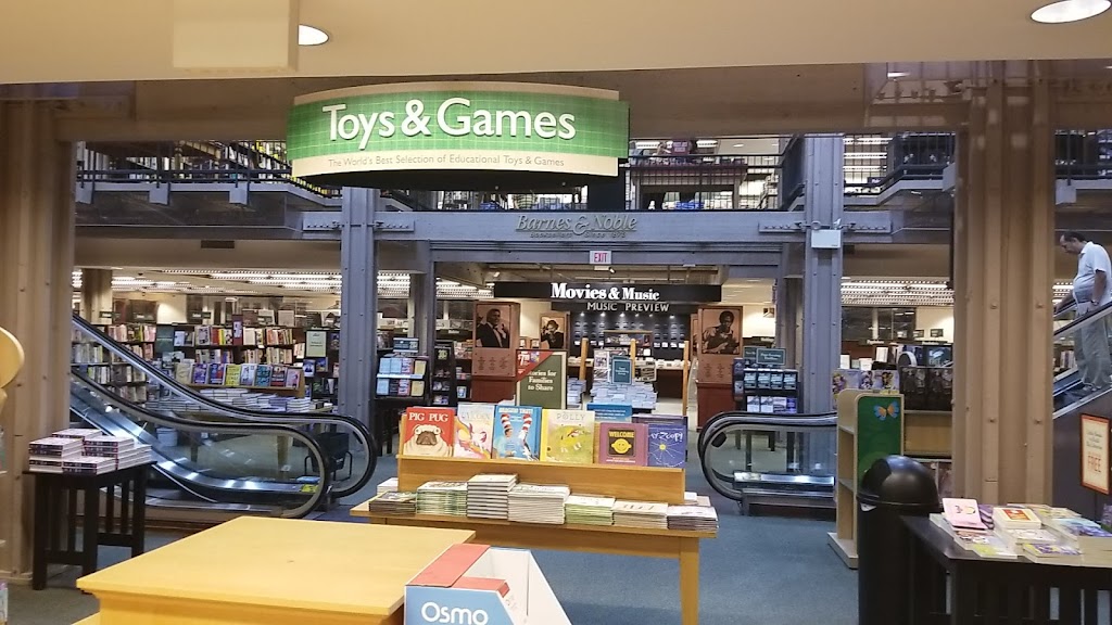 Barnes & Noble | Mall, 6326 E Pacific Coast Hwy, Long Beach, CA 90803, USA | Phone: (562) 431-2253