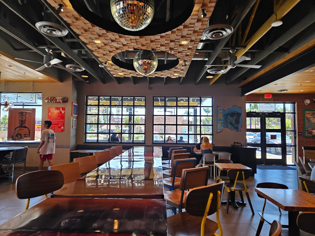 Raising Canes | 1280 W Valley Pkwy, Escondido, CA 92029, USA | Phone: (760) 480-2800