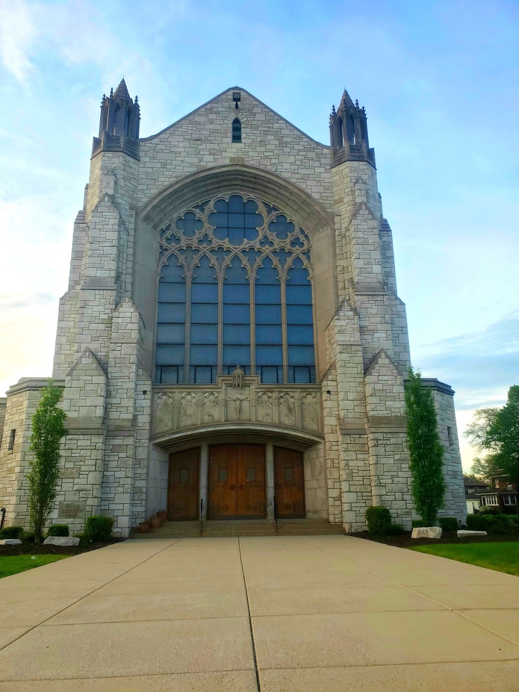 Cathedral of the Holy Angels | 640 Tyler St, Gary, IN 46402, USA | Phone: (219) 882-6079