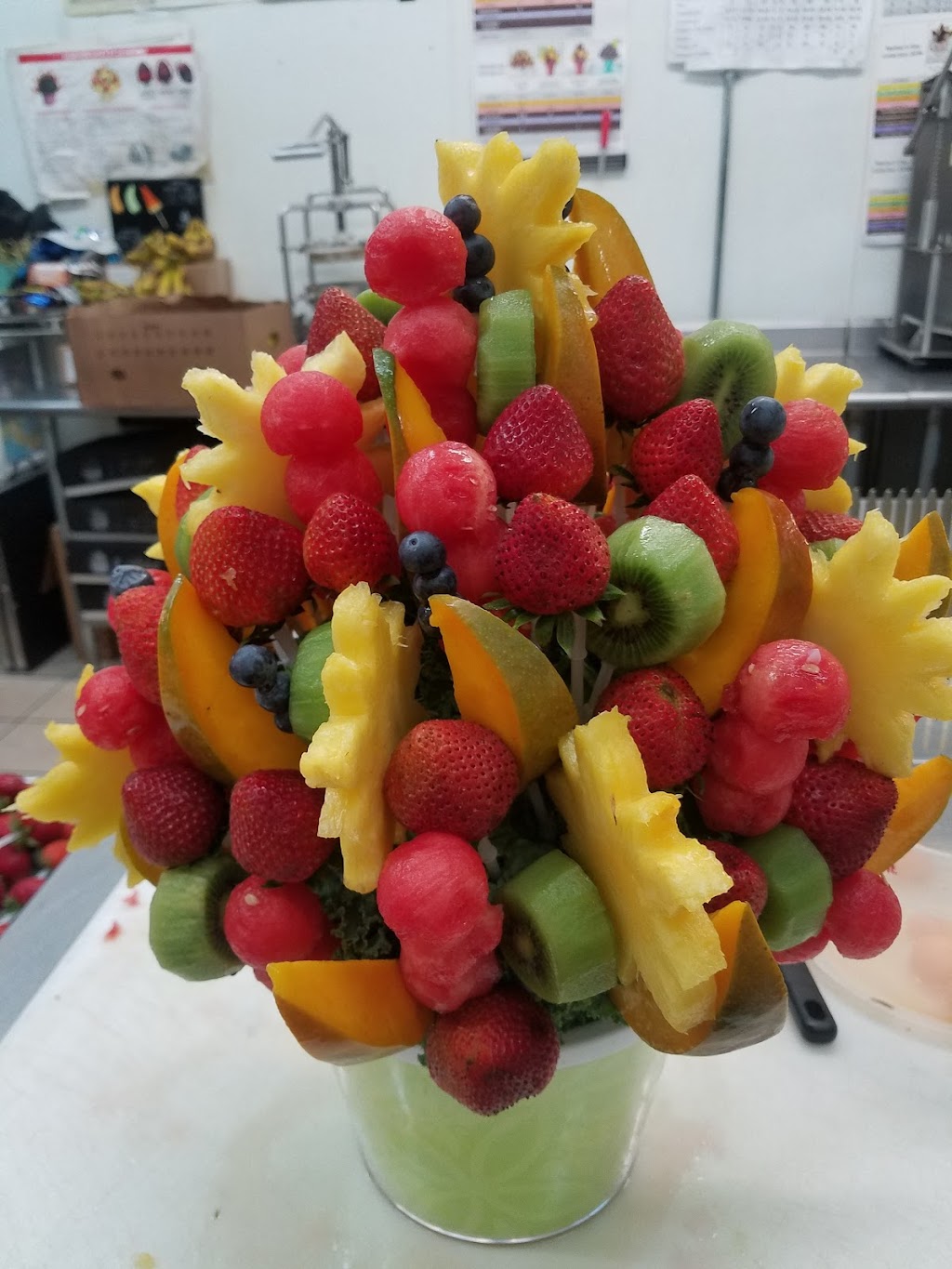 Edible Arrangements | 1505 Bellmore Ave, Bellmore, NY 11710, USA | Phone: (516) 221-5656