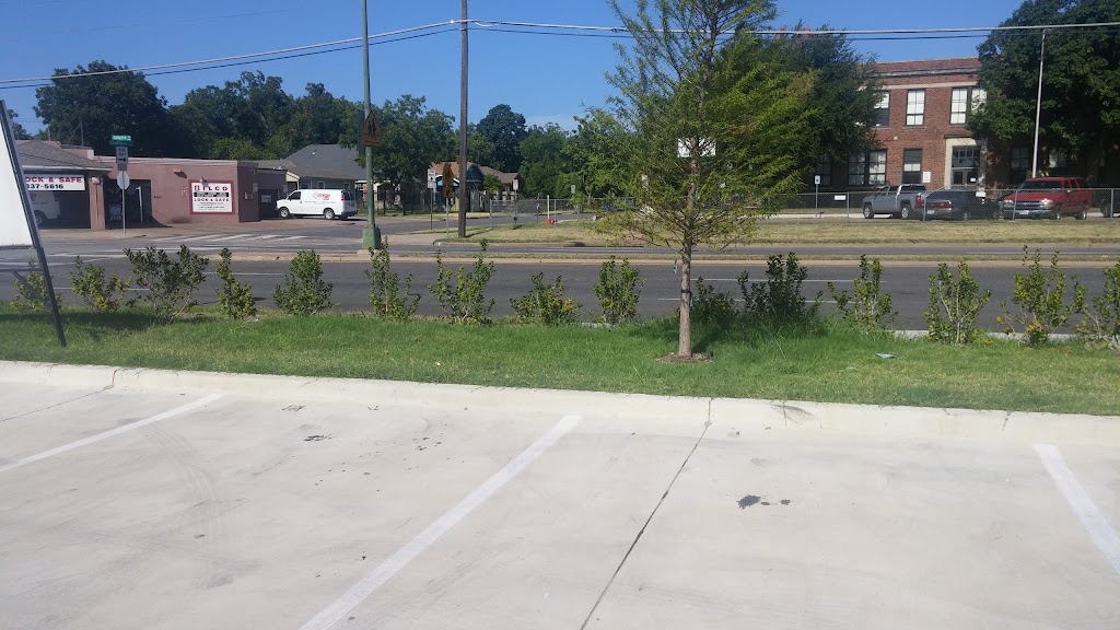 Valero | 500 S Hampton Rd, Dallas, TX 75208, USA | Phone: (214) 946-8835 Valero | 500 S Hampton Rd, Dallas, TX 75208, USA | Phone: (214) 946-8835