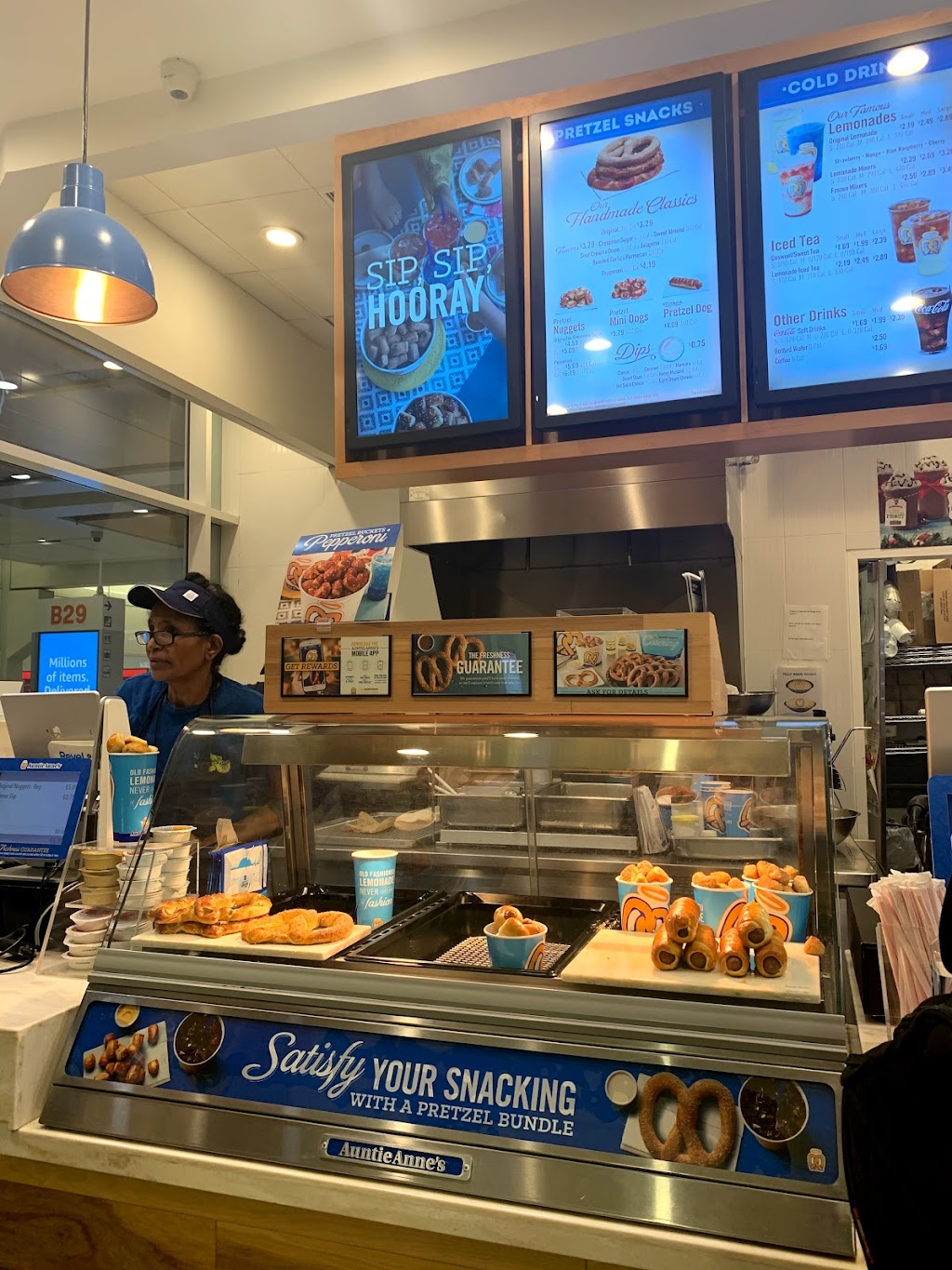 Auntie Annes | 2141 International Pkwy, Dallas, TX 75261, USA | Phone: (972) 973-7824