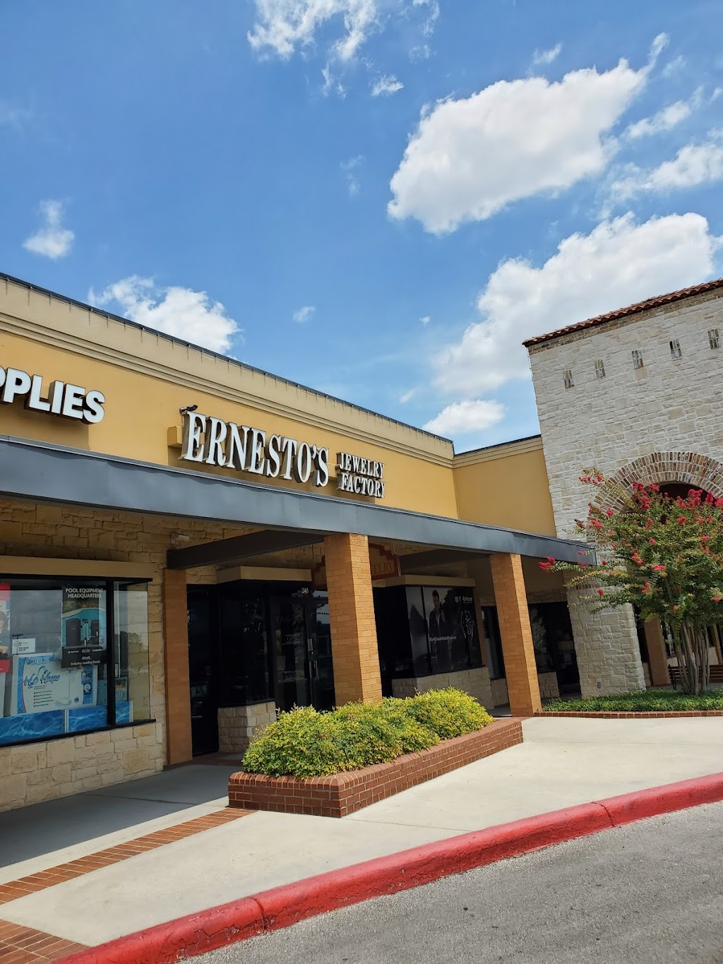 Ernestos Jewelry | 717 N. Business, I-35 Suite 150, New Braunfels, TX 78130, USA | Phone: (830) 625-3203