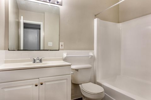 Grand Arbor Reserve Apartment Homes | 2419 Wycliff Rd, Raleigh, NC 27607, USA | Phone: (919) 891-6404