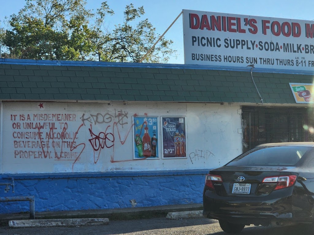 Daniels Food Store | 270 Castroville Rd, San Antonio, TX 78207, USA | Phone: (210) 432-5501