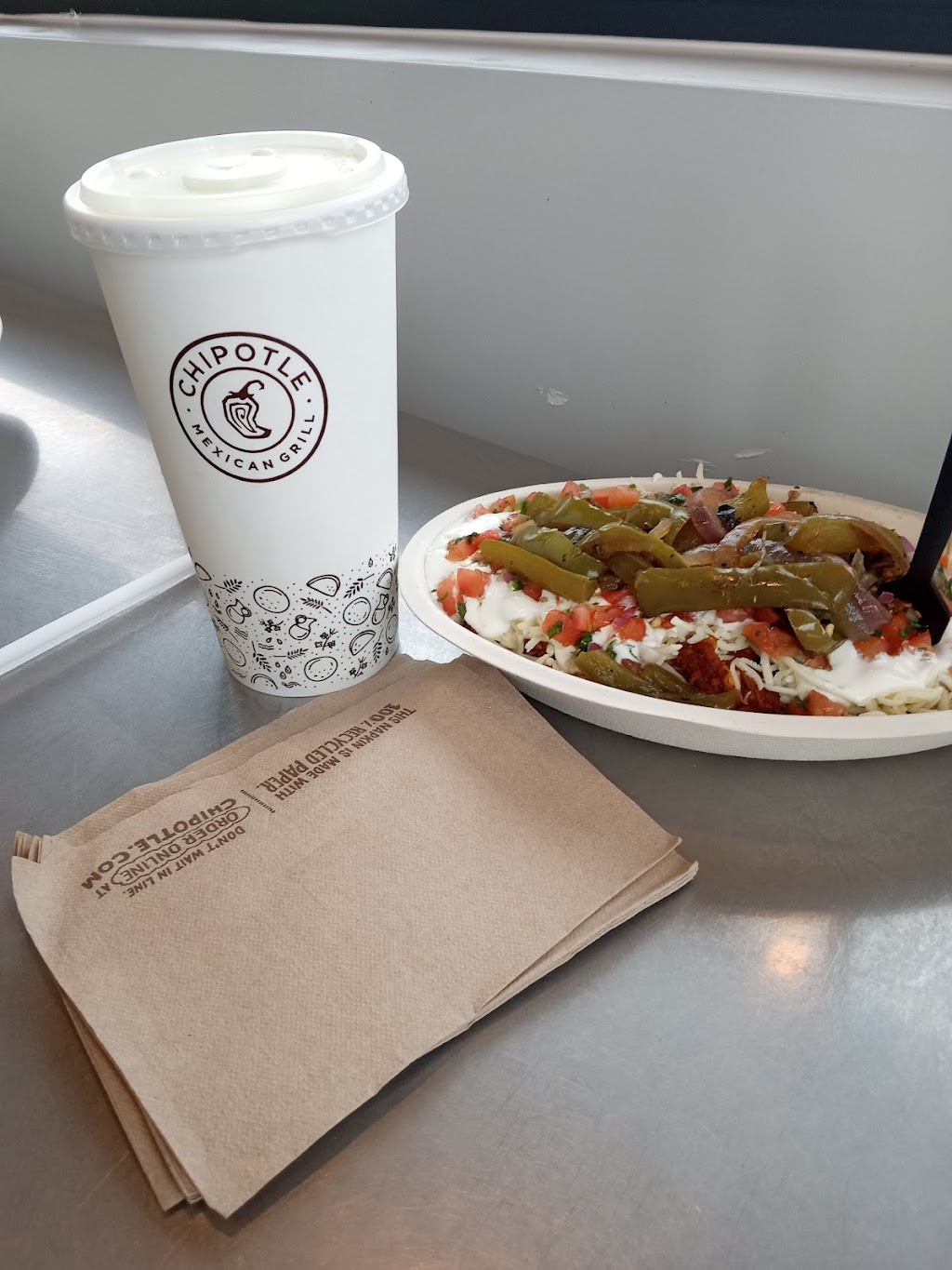 Chipotle Mexican Grill | 2113 Memorial Blvd, Murfreesboro, TN 37129 | Phone: (615) 439-6117