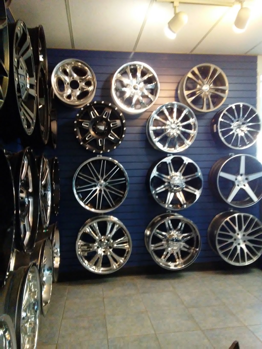 Cecil & Sons Discount Tires | 204 E Morrow Rd, Sand Springs, OK 74063, USA | Phone: (918) 245-9655