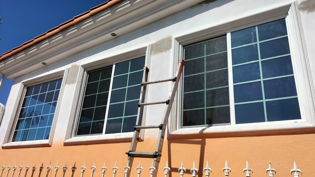 Vidriera La Mision Glass Shop | Felipe Crosthwaite, 22746 Santa Anita, B.C., Mexico | Phone: 646 596 0925