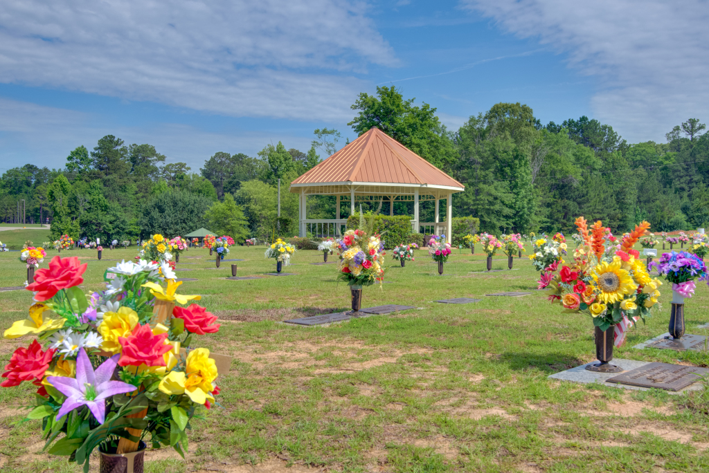 Forest Lawn Memory Gardens | 7774-A, MS-39, Meridian, MS 39305, United States | Phone: (601) 693-2464