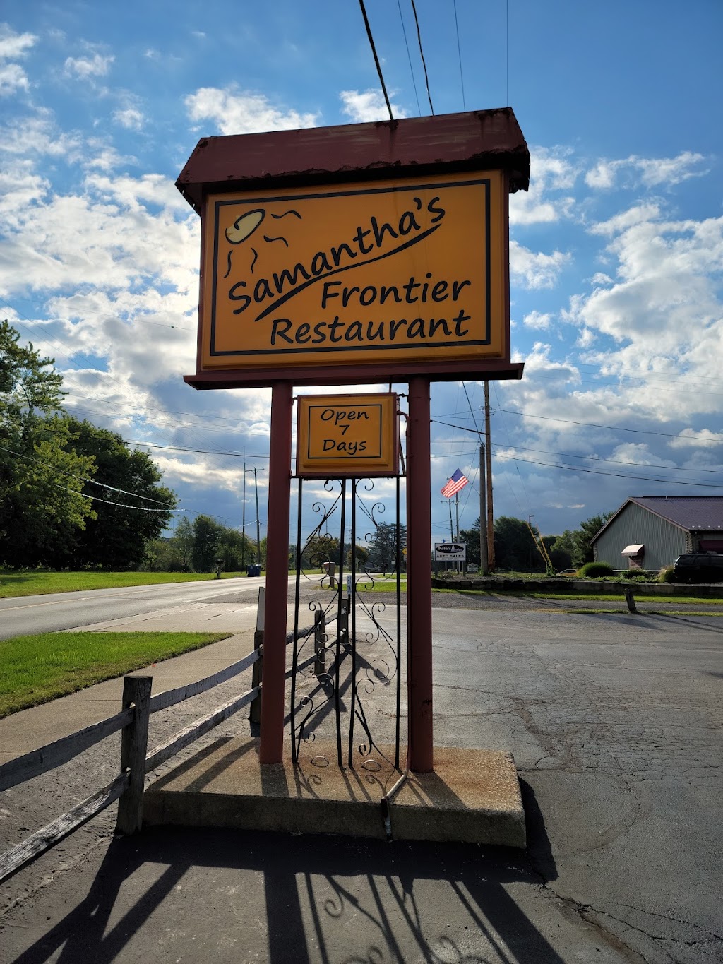 Samanthas Frontier Restaurant | 418 E Maple St, Hartville, OH 44632, USA | Phone: (330) 877-3423