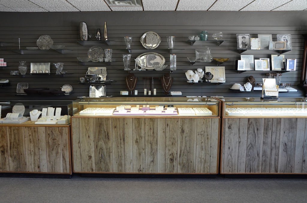 Fennern Jewelers | 890 Main St, Baldwin, WI 54002, USA | Phone: (715) 684-2823