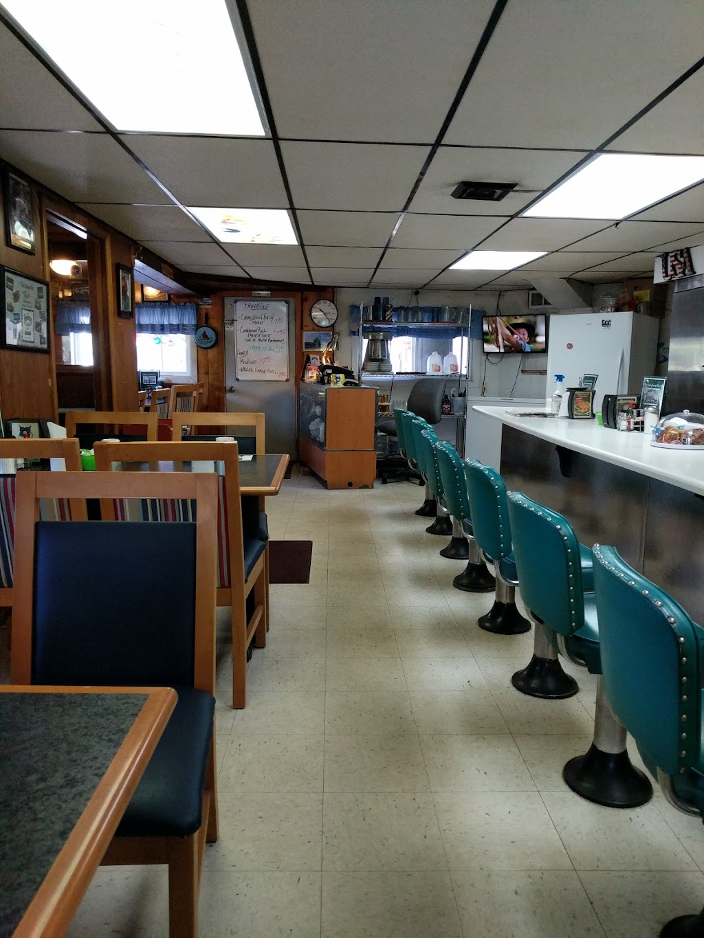 Clarks Speedway Cafe LLC | N6220 US-51, Portage, WI 53901, USA | Phone: (608) 745-4039