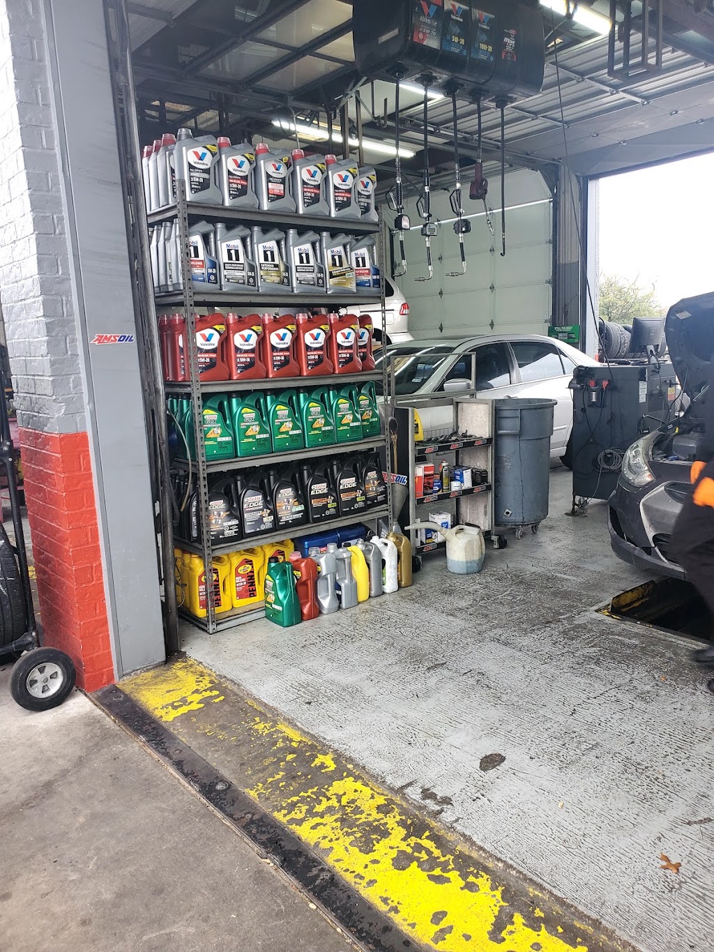 Carrollton Lube Express | 1830 S Josey Ln, Carrollton, TX 75006, USA | Phone: (469) 892-5865