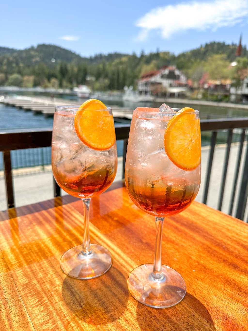 Jetties Waterfront Kitchen & Drink | 28200 CA-189 Suite B-100, Lake Arrowhead, CA 92352, USA | Phone: (909) 744-8269