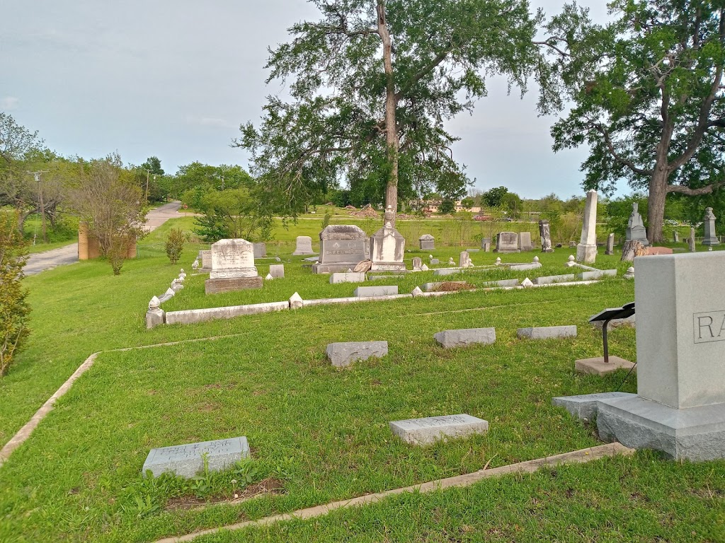 Willow Wild Cemetery | 1220 W 7th St, Bonham, TX 75418 | Phone: (903) 583-3437