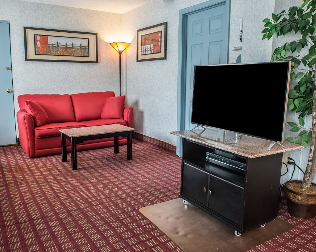 Quality Inn & Suites North | 5137 William Flinn Hwy, Gibsonia, PA 15044, USA | Phone: (724) 444-8700