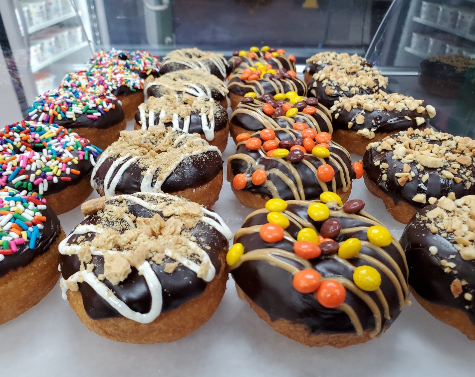Susie Scoops Ice Cream, Donuts, Smoothies & Boba | 899 Tahoe Blvd, Incline Village, NV 89451, USA | Phone: (775) 831-8181