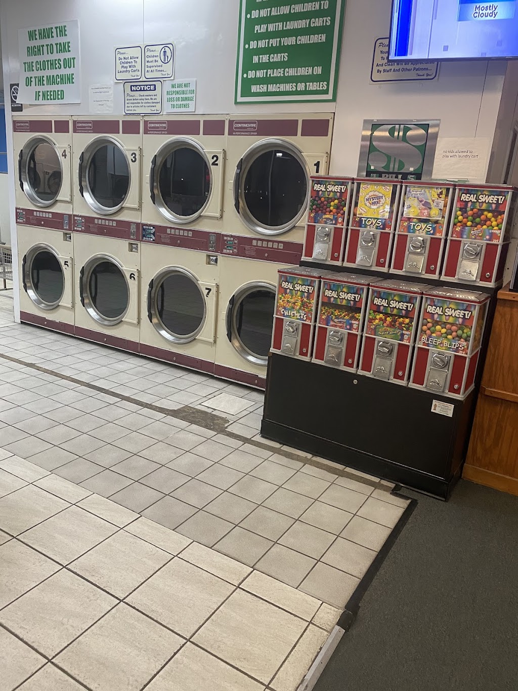 Taylor Coin Laundry | 27190 Eureka Rd, Taylor, MI 48180, USA | Phone: (734) 941-5542