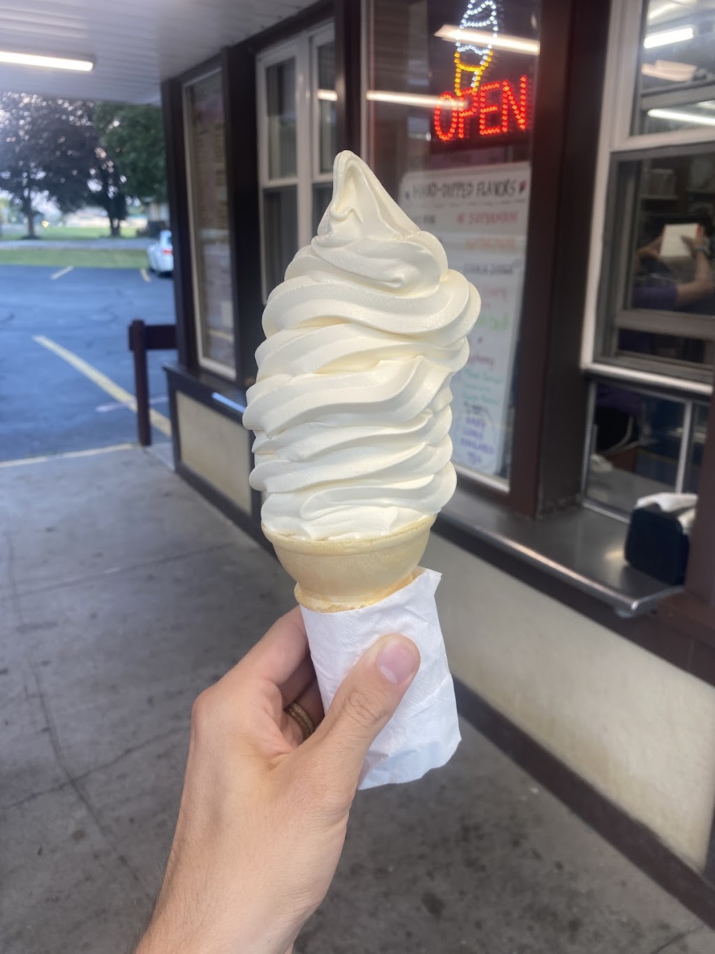 Kensington Dairy Bar | 29101 US-30, Kensington, OH 44427, USA | Phone: (330) 223-2192