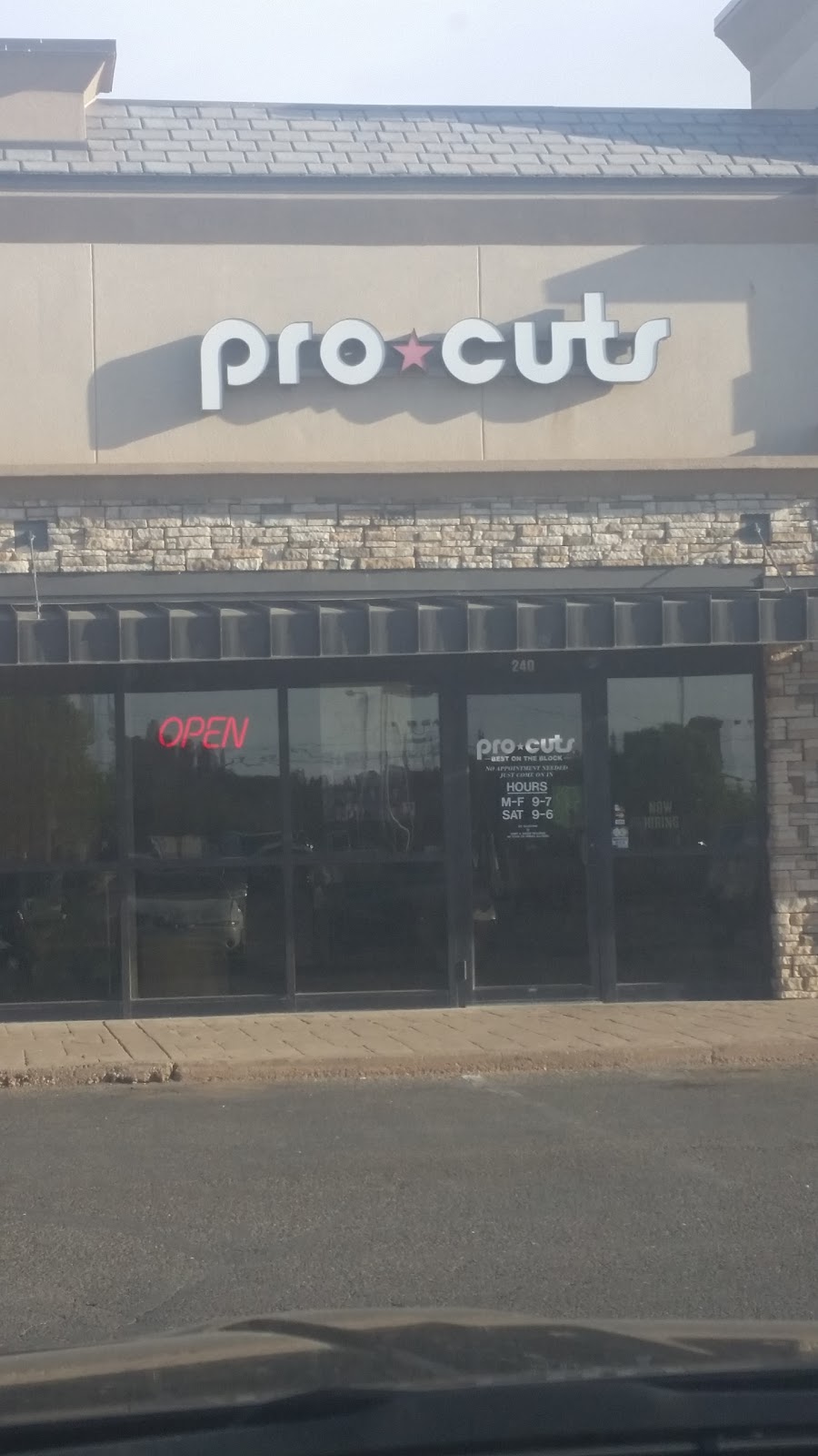 Pro-Cuts | 5510 4th St #240, Lubbock, TX 79416, USA | Phone: (806) 792-1611